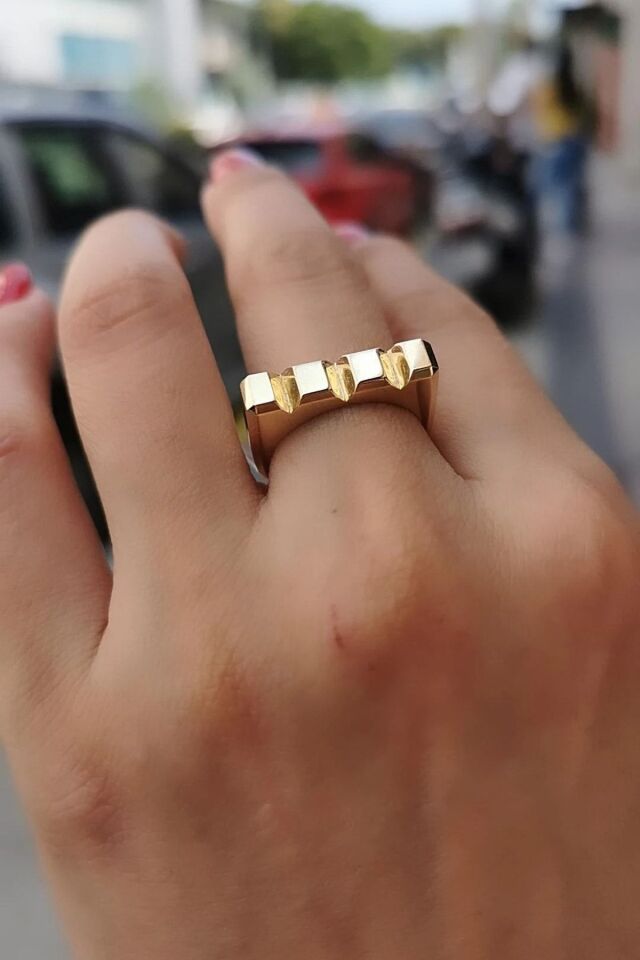14 Ayar İtalyan Tasarım Kare Model Altın Yüzük 17