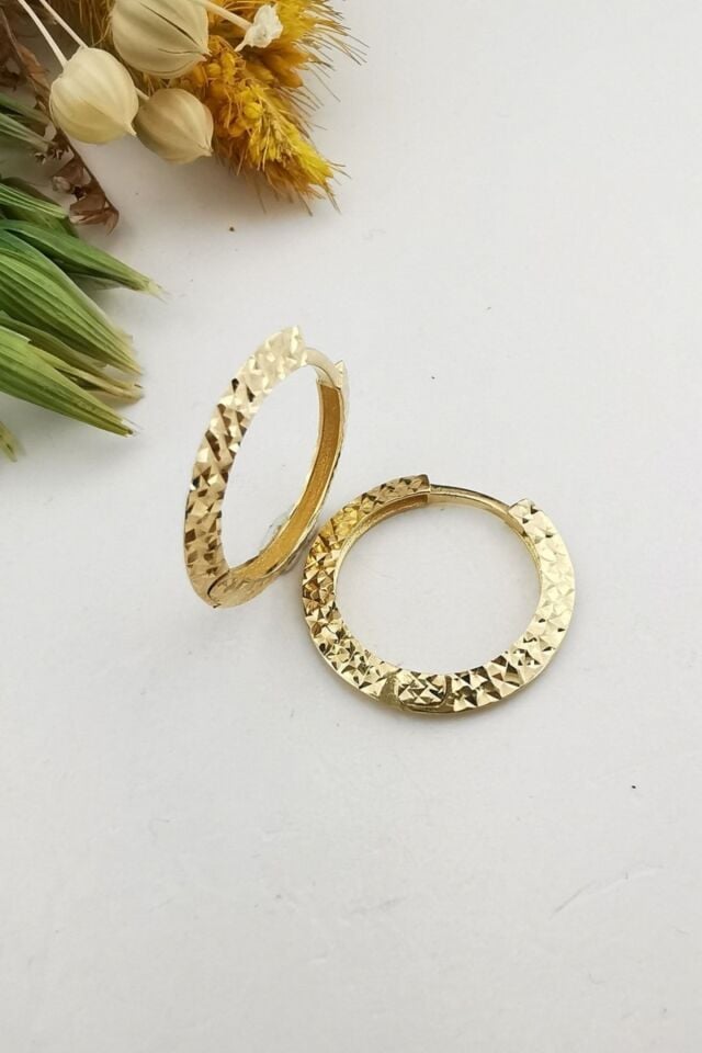 14 Ayar Simit Şeklinde Üzeri Lazer Işıltılı Halka Küpe
