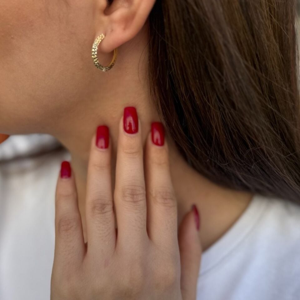 14 Ayar Simit Şeklinde Üzeri Lazer Işıltılı Halka Küpe