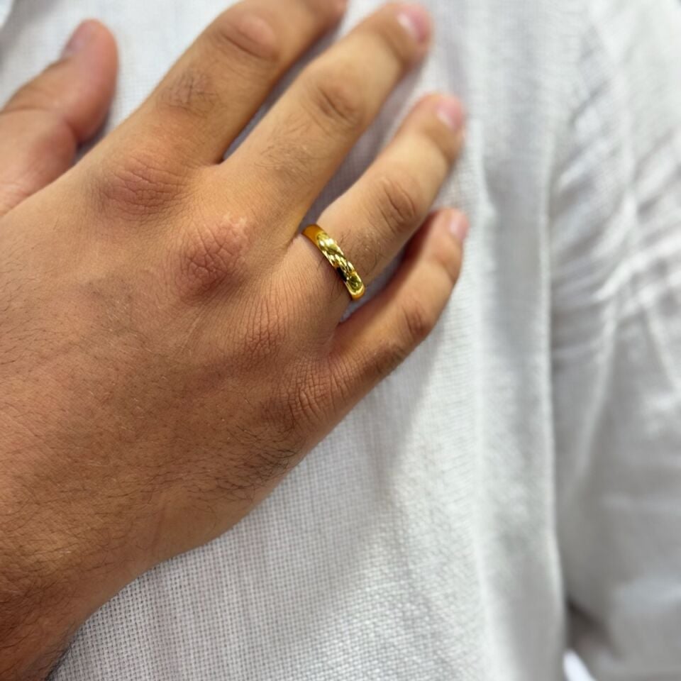 22 AYAR 4 MM KALINLIKTA İÇ DIŞ BOMBELİ ALYANS YÜZÜK