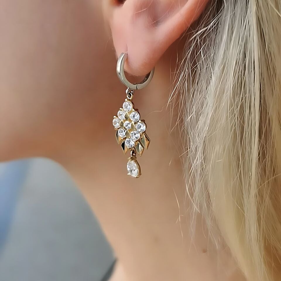 14 AYAR HALKA SALLANTILI FANTAZİ  BEYAZ ALTIN KÜPE