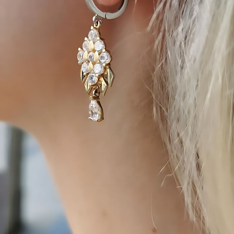 14 AYAR HALKA SALLANTILI FANTAZİ  BEYAZ ALTIN KÜPE