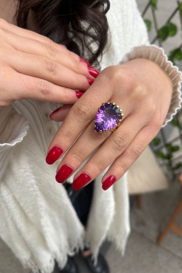 14 AYAR DAMLA KESİM KRİSTAL AMETİST TAŞLI ELİŞİ ALTIN YÜZÜK 20