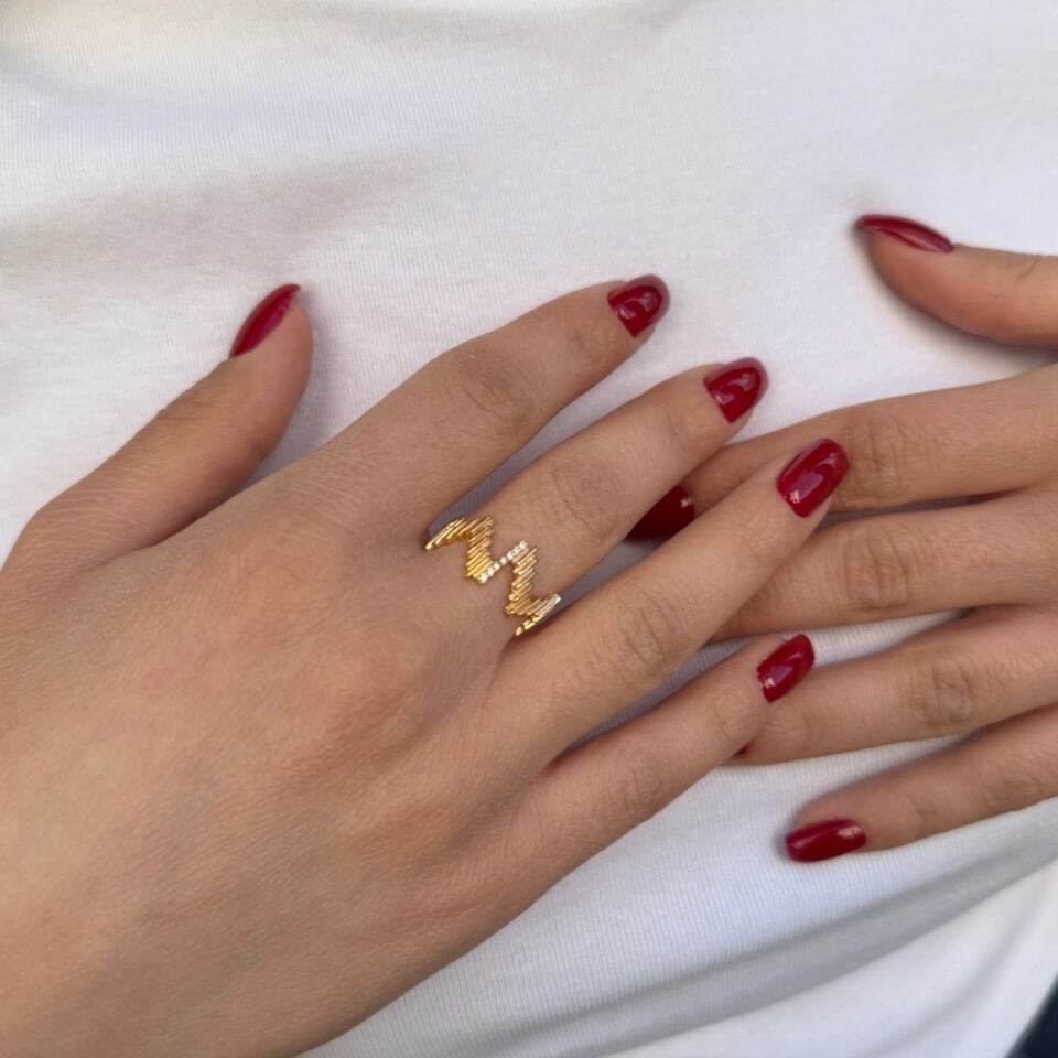 22 AYAR ZİKZAK TASARIM YÜZÜK