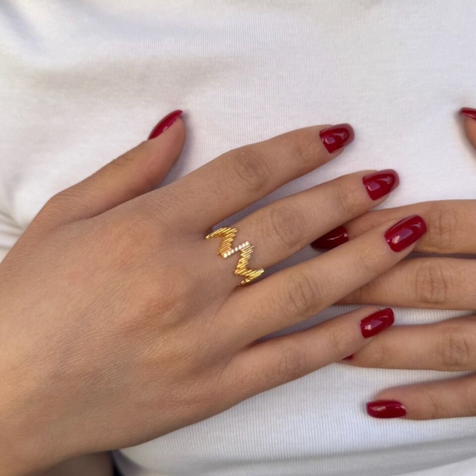 22 AYAR ZİKZAK TASARIM YÜZÜK