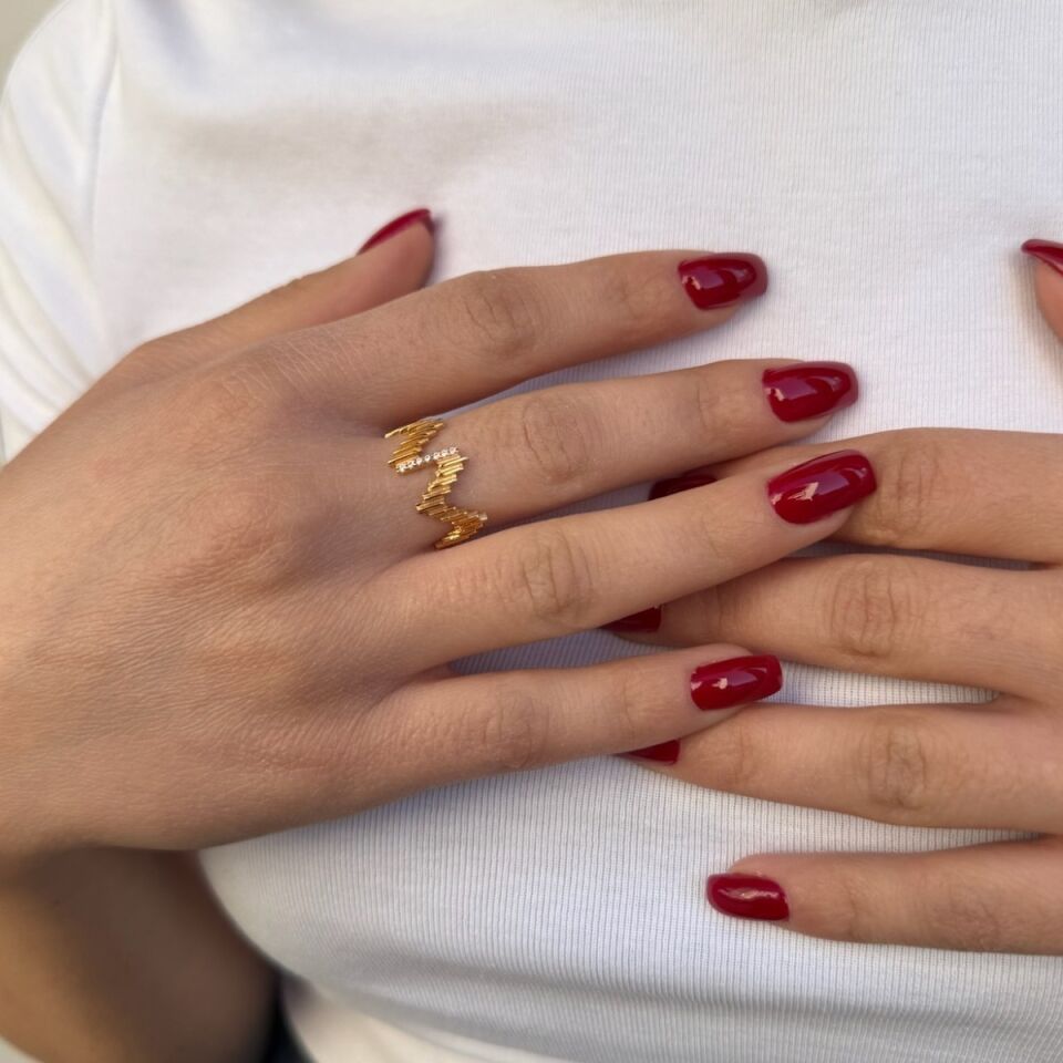 22 AYAR ZİKZAK TASARIM YÜZÜK