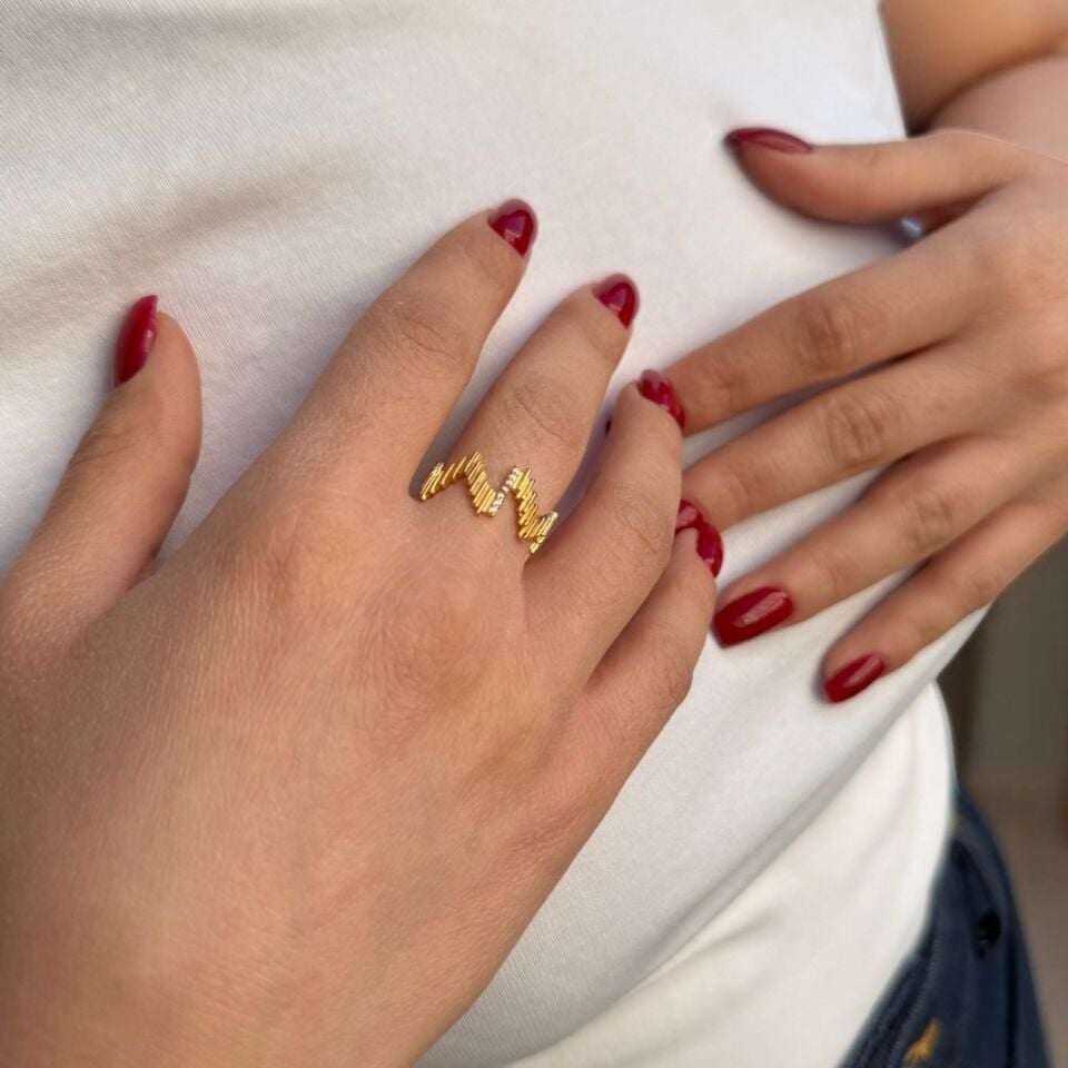 22 AYAR ZİKZAK TASARIM YÜZÜK