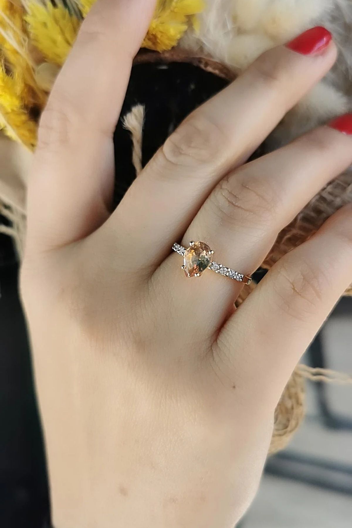 14 AYAR 0,09 CT PIRLANTA TAŞLI, 0,91 CT SULTANİT TAŞLI ALTIN YÜZÜK