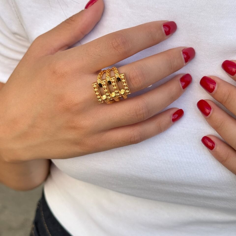 22 AYAR DORİKALI 4 SIRA KABURGA MODEL YÜZÜK