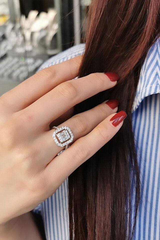 14 AYAR 0,85 CT E F  RENGİ BAGET YÜZÜK 15