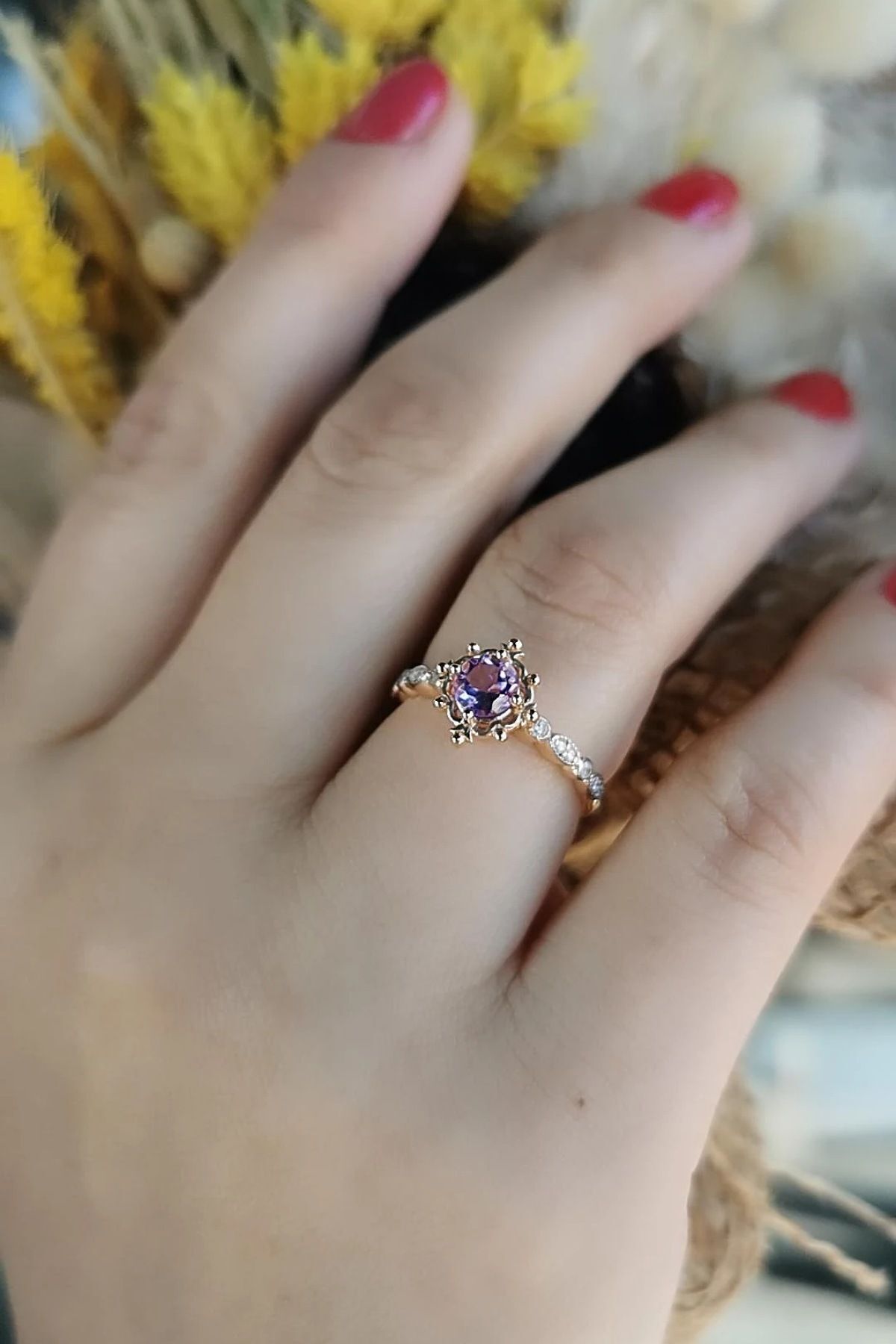 14 Ayar 0,47 Ct Ametist Taşlı Ve 0,11 Ct F Rengi Pırlanta Taşlı Vintage Rose Yüzük