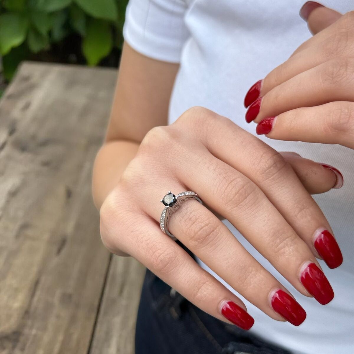 14 Ayar Siyah Pırlanta Taşlı Pırlanta Yüzük