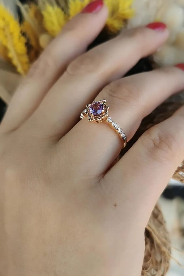 14 Ayar 0,47 Ct Ametist Taşlı Ve 0,11 Ct F Rengi Pırlanta Taşlı Vintage Rose Yüzük 16