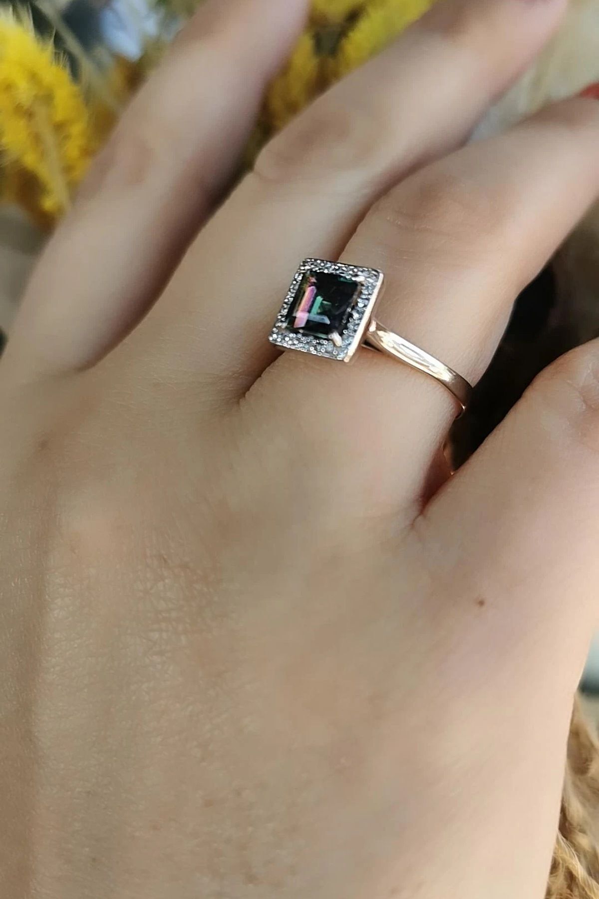 14 AYAR 1,25 CT MİSTİK TOPAZ TAŞLI 0,15 CT G PIRLANTA TAŞLI YÜZÜK 14