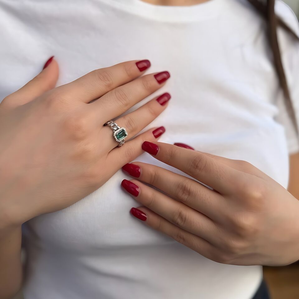 14 Ayar Yeşil Citrin Taşlı Tasarım Baget Kesim Zincir Yüzük