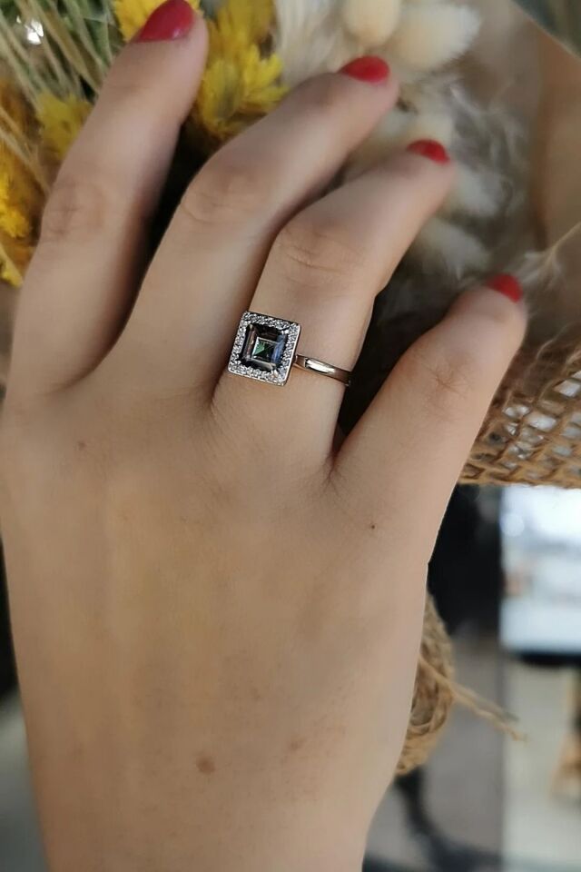 14 AYAR 1,25 CT MİSTİK TOPAZ TAŞLI 0,15 CT G PIRLANTA TAŞLI YÜZÜK 17
