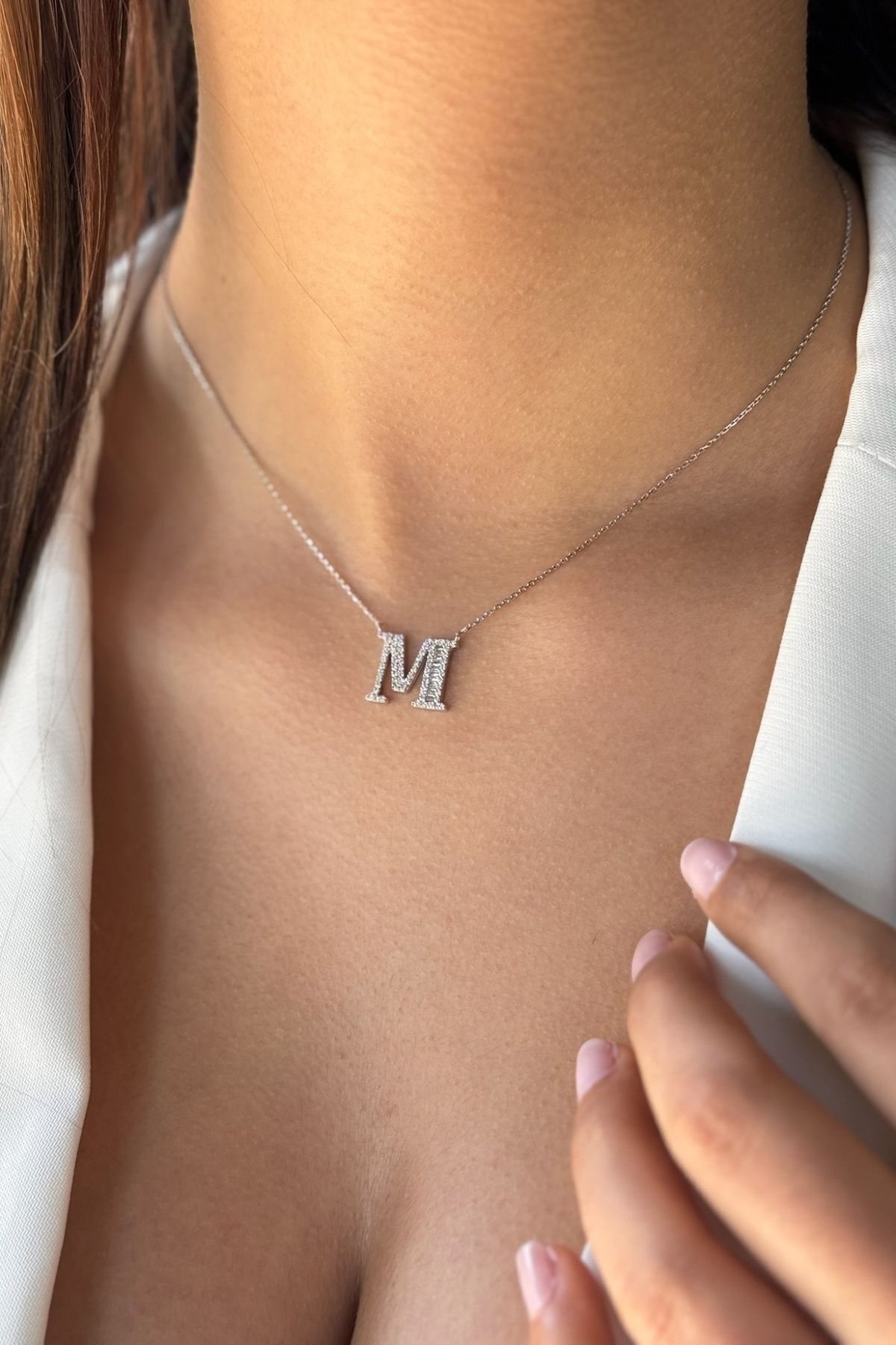 14 Ayar 0,55 Ct Baget Pırlanta Taşlı M Harfi Beyaz Altın Pırlanta Kolye