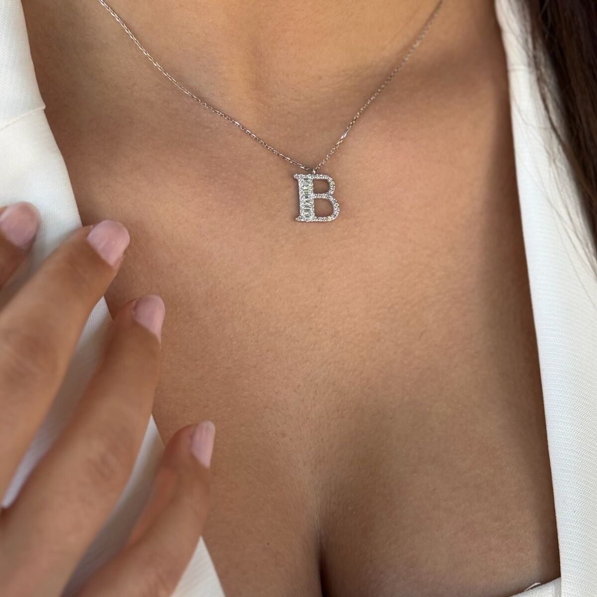 14 Ayar 0,47 Ct Baget Pırlanta Taşlı B Harfi Altın Kolye