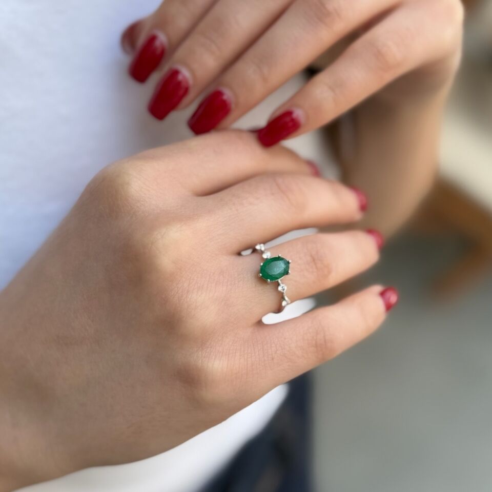 Zümrüt Taşlı Pırlanta Yüzük