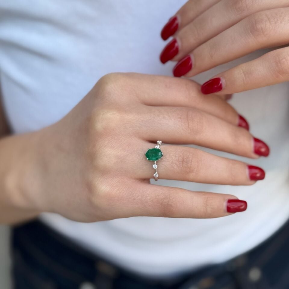 Zümrüt Taşlı Pırlanta Yüzük