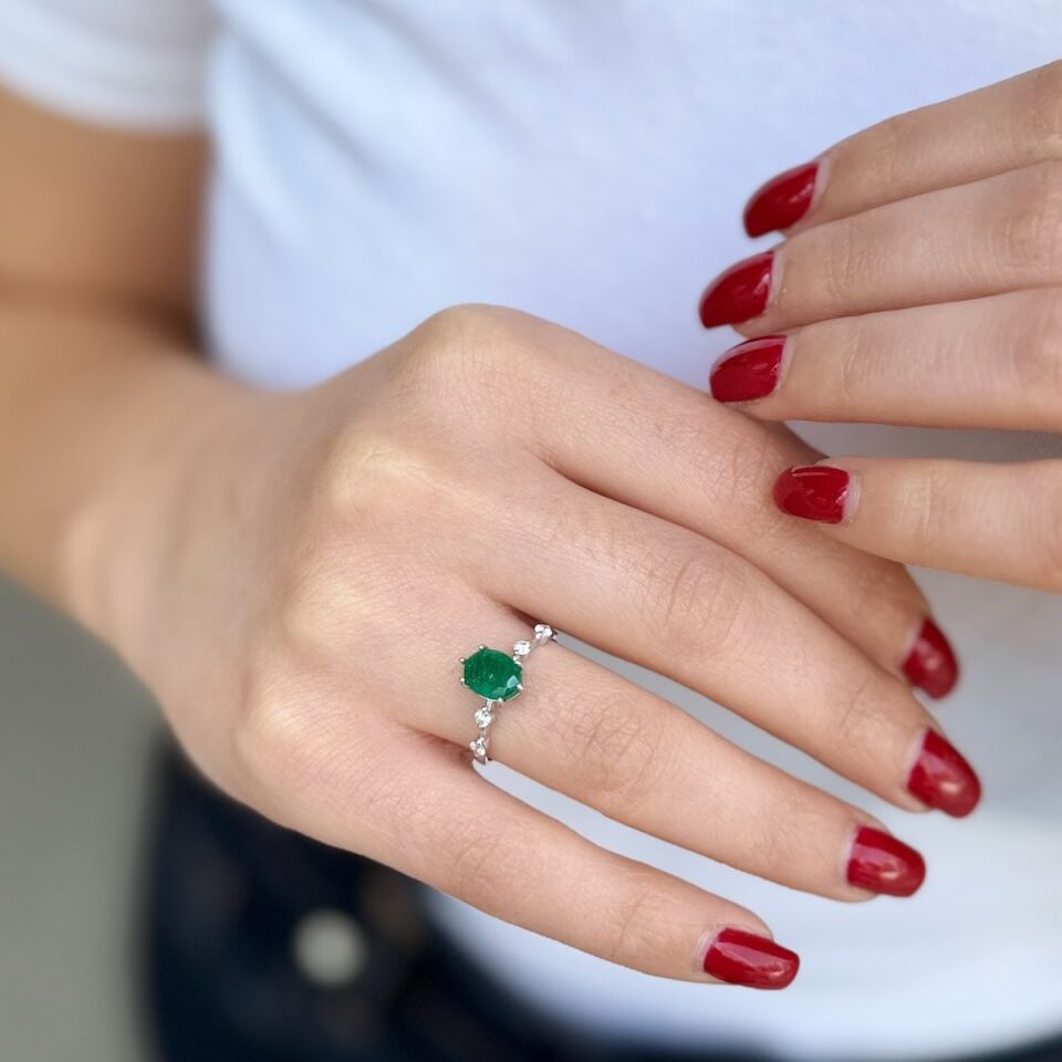 14 Ayar Zümrüt Taşlı Pırlanta Yüzük