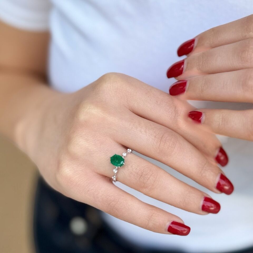 14 Ayar Zümrüt Taşlı Pırlanta Yüzük