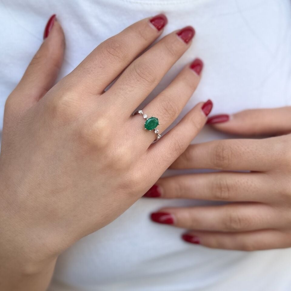 14 Ayar Zümrüt Taşlı Pırlanta Yüzük