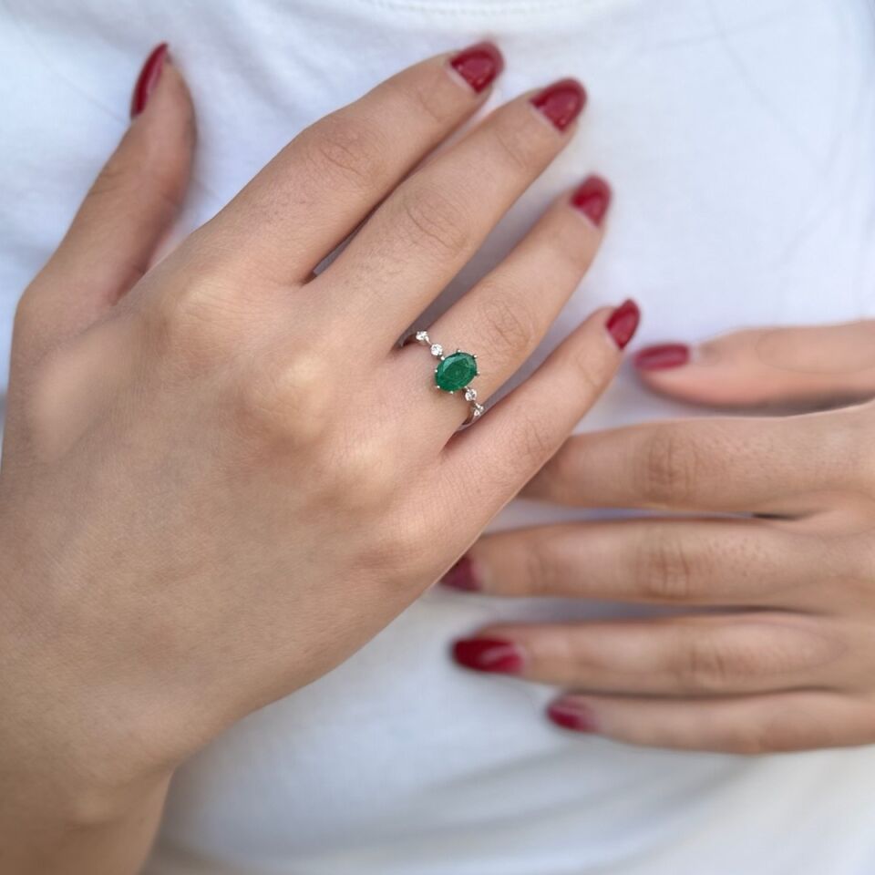 14 Ayar Zümrüt Taşlı Pırlanta Yüzük