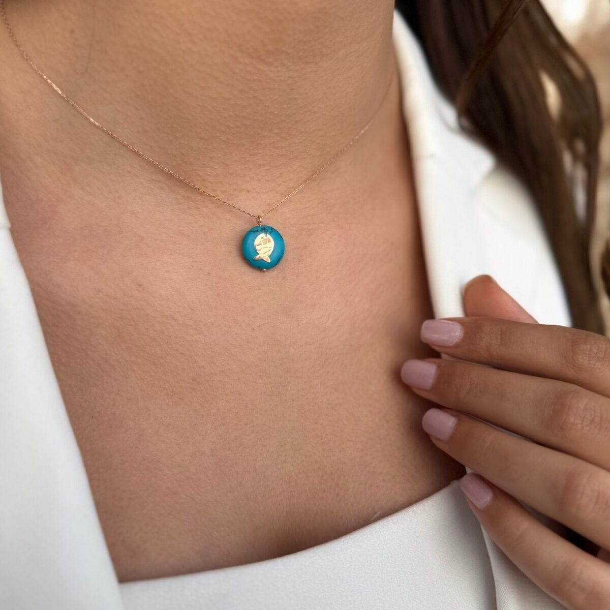 14 Ayar Rose Altın Üzerine Firuze Taşlı Üzeri Balık Detaylı Tasarım Altın Kolye