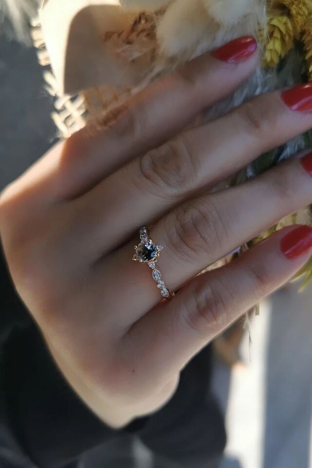 14 AYAR 0,64 ct MİSTİK TOPAZ TAŞLI VE 0,16 CT G RENGİ PIRLANTA TAŞLI VİNTAGE YÜZÜK 16