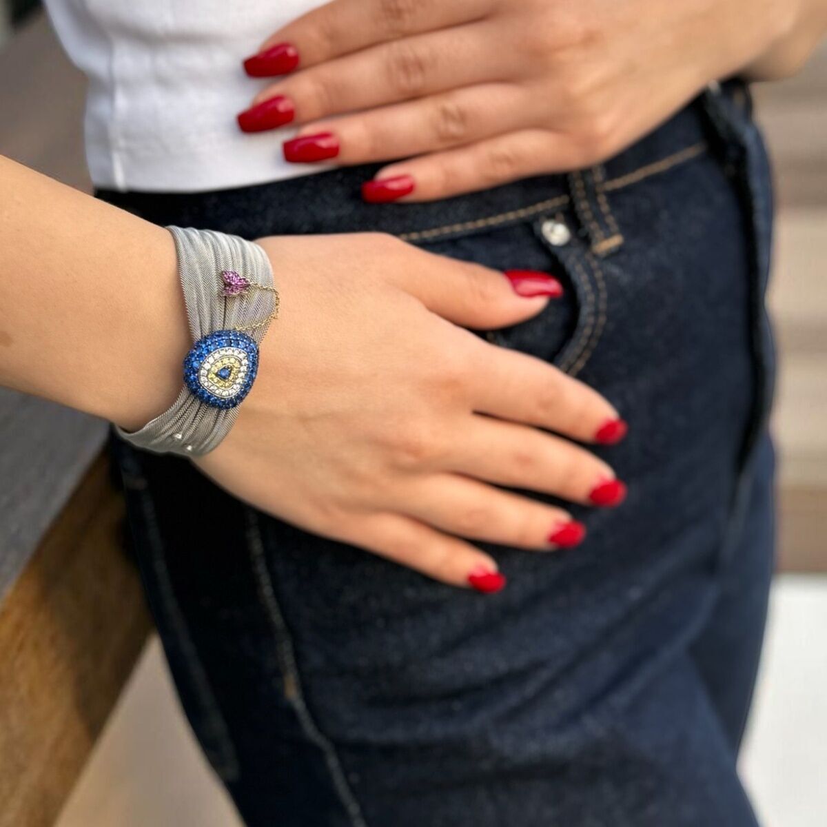 Çelik Bilezik Üzerine Altın Nazar Boncuğu Işlemeli Tasarım Bilezik