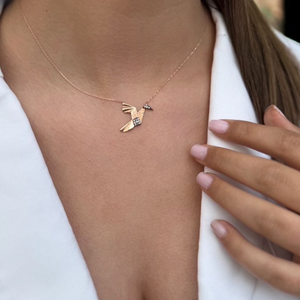 14 AYAR 0,15 CT PIRLANTA TAŞLI ROSE RENGİ ORİGAMİ ANKA KUŞU TASARIM ALTIN KOLYE