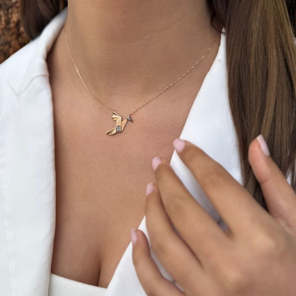14 AYAR 0,15 CT PIRLANTA TAŞLI ROSE RENGİ ORİGAMİ ANKA KUŞU TASARIM ALTIN KOLYE