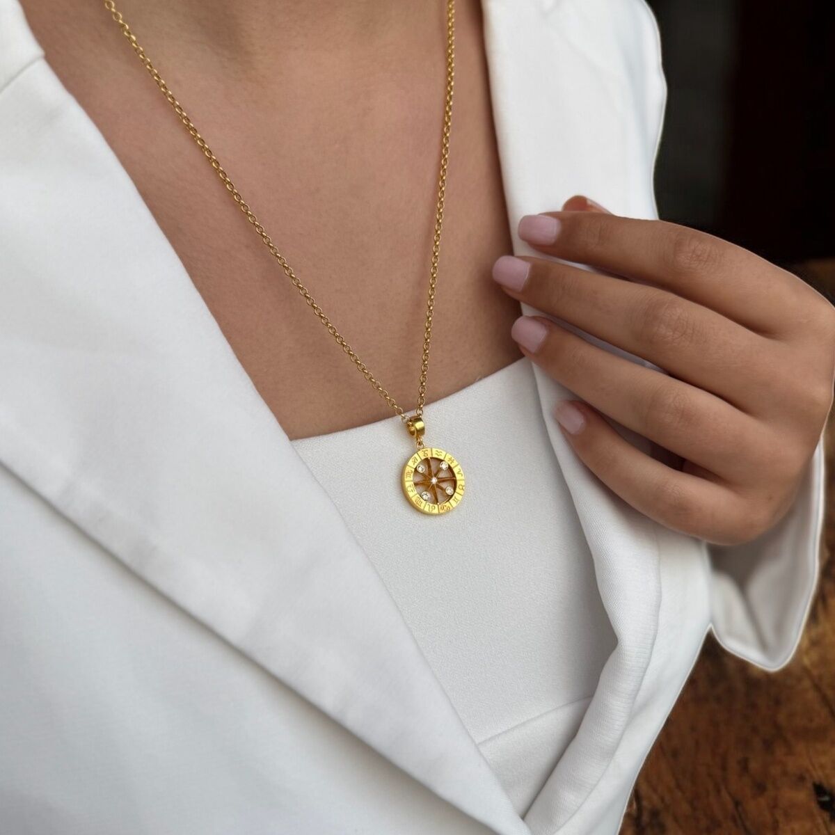 22 AYAR DOC ZİNCİRLİ BURÇ KOLYESİ