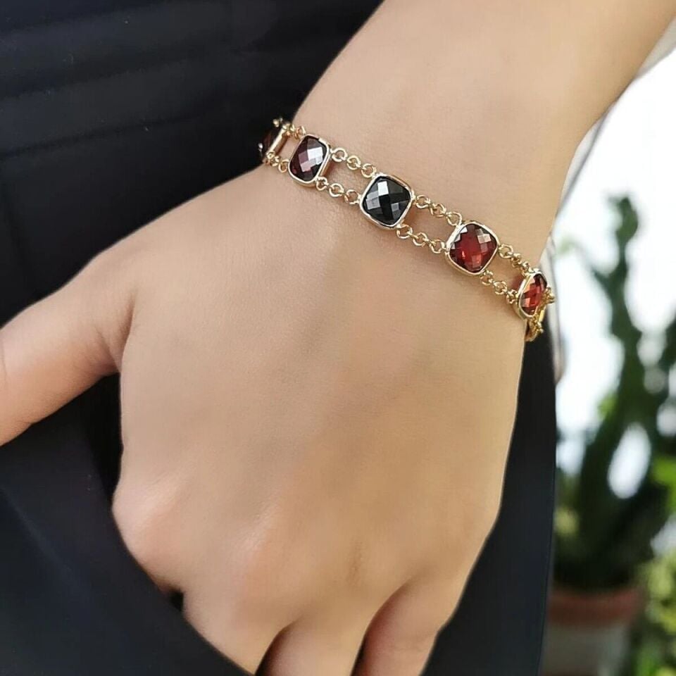 14 AYAR EL YAPIMI KRİSTAL KIRMIZI TAŞLI ALTIN BİLEKLİK