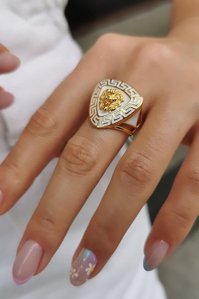 22 AYAR İTALYAN MODEL BEYAZ MİNELİ GREK DESEN ASLANBAŞI TASARIM ALTIN YÜZÜK