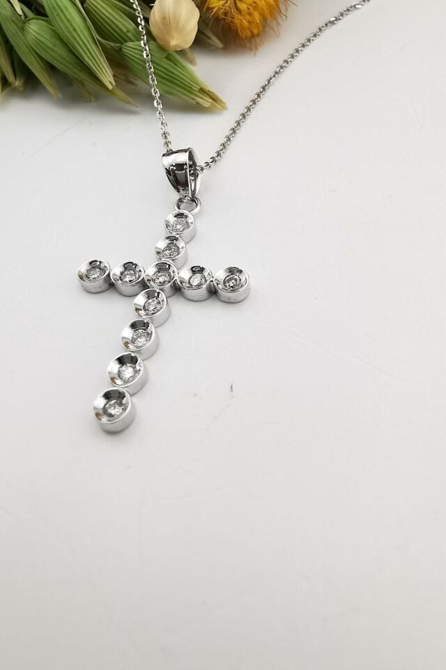 0,38ct Pırlanta Beyaz Altın Özel Tasarım Haç Kolye