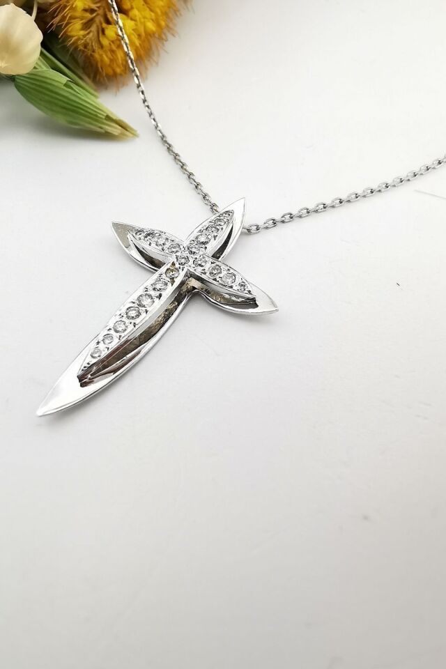14 Ayar 0,22 Ct Pırlanta Taşlı Beyaz Altın Özel Tasarım Haç Kolye