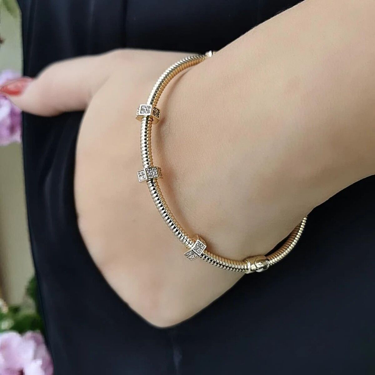 14 AYAR ÖZEL TASARIM VİDALI MODEL ALTIN BİLEZİK