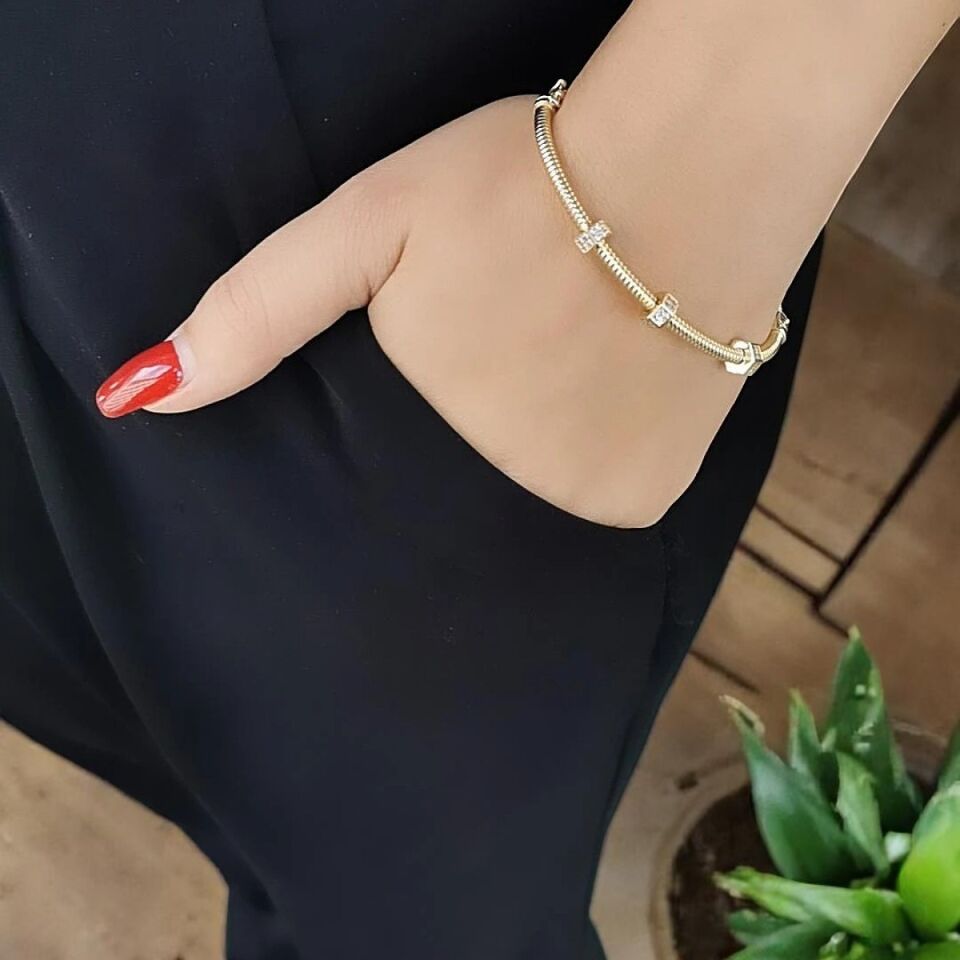 14 AYAR ÖZEL TASARIM VİDALI MODEL ALTIN BİLEZİK