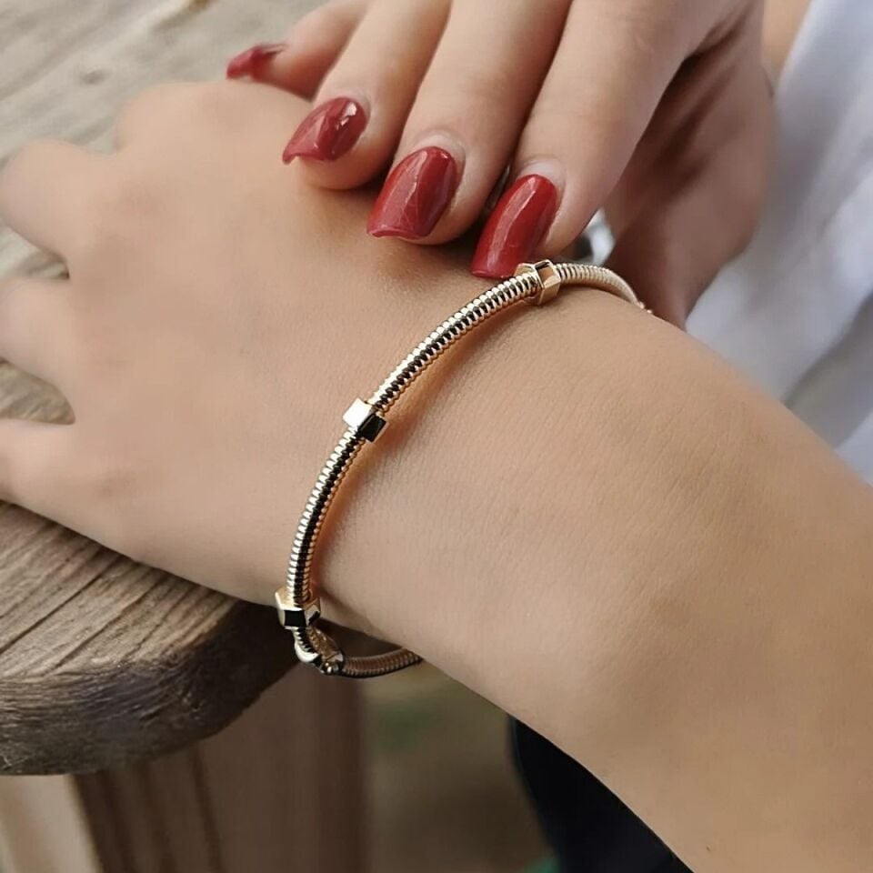 14 AYAR ÖZEL TASARIM VİDALI MODEL ALTIN BİLEZİK