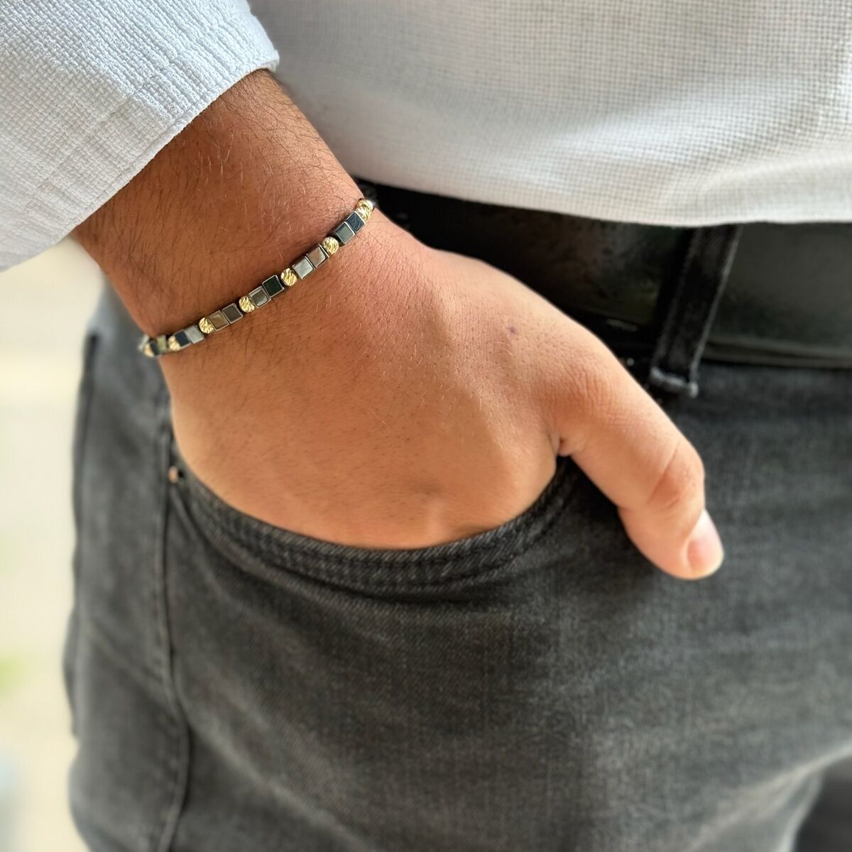 14 AYAR ÖZEL TASARIM KÜP HEMATİT TAŞLI VE ALTIN TOPLU İP BİLEKLİK