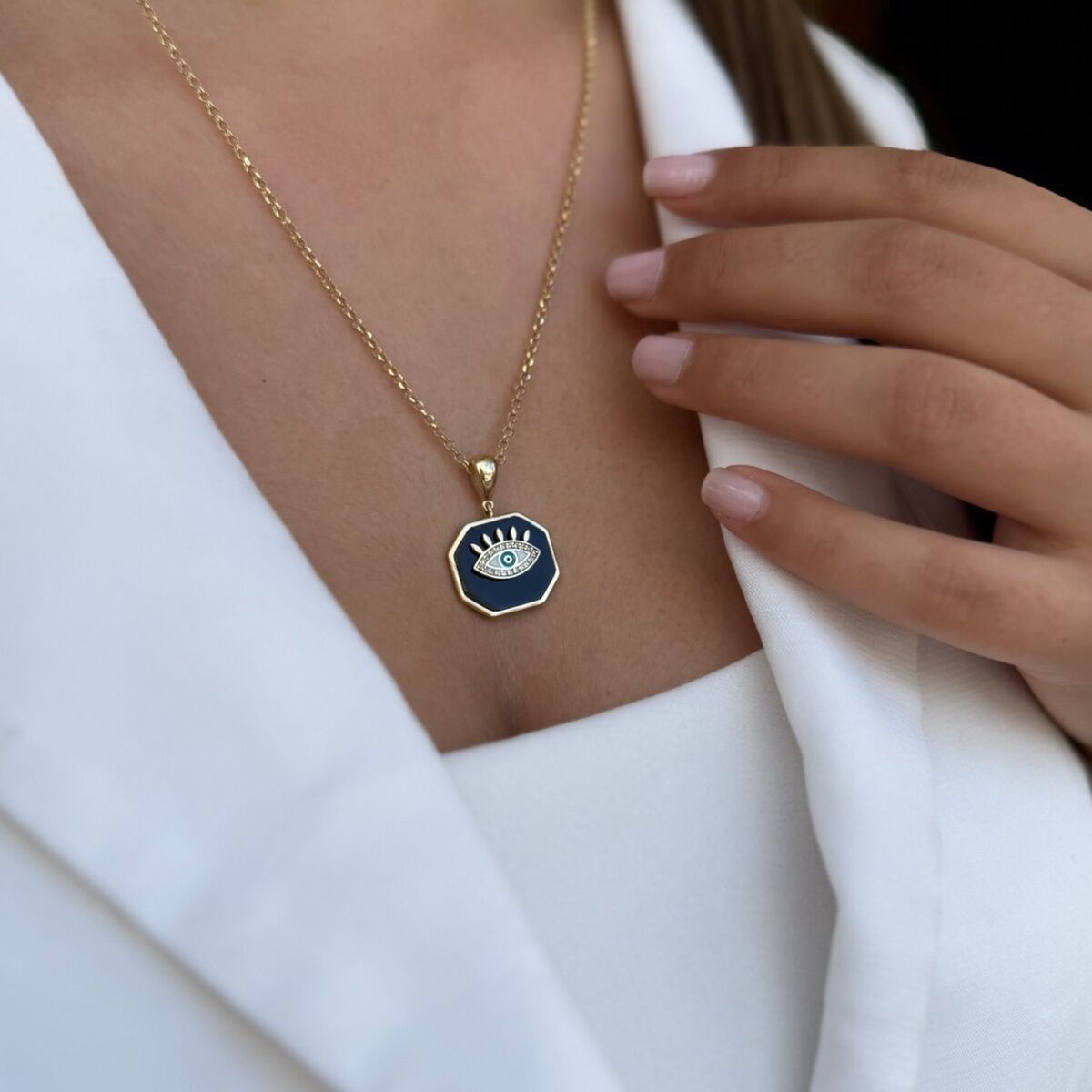 14 AYAR SİYAH MİNELİ GÖZ MADALYONLU ALTIN KOLYE