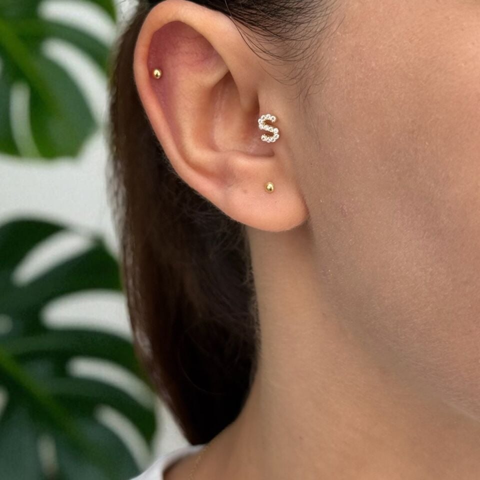 14 AYAR TAŞLI S HARFİ TRAGUS VE HELİX KÜPE