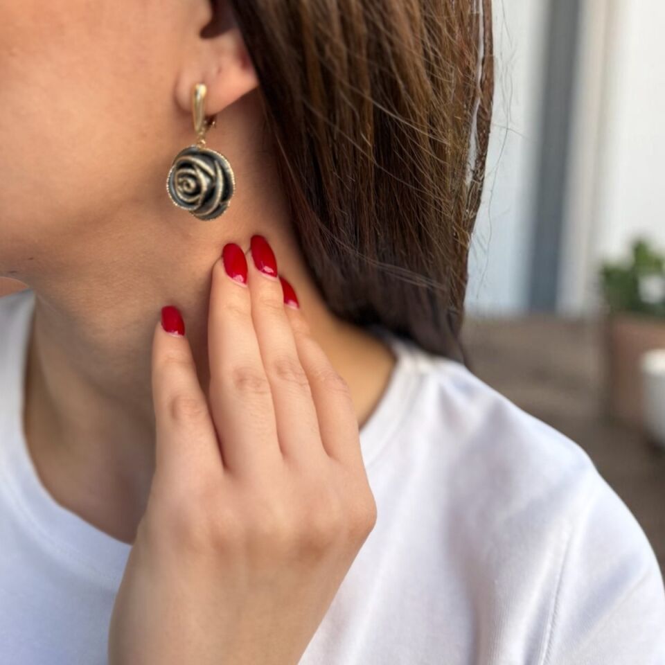 14 Ayar İtalyan Komple Altın Siyah Rodajlı İtalyan Altın Gül Küpe