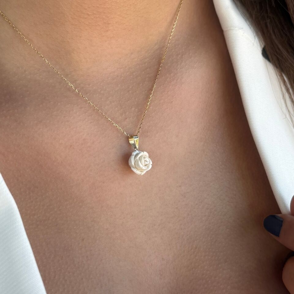 14 AYAR BEYAZ GÜL ALTIN KOLYE