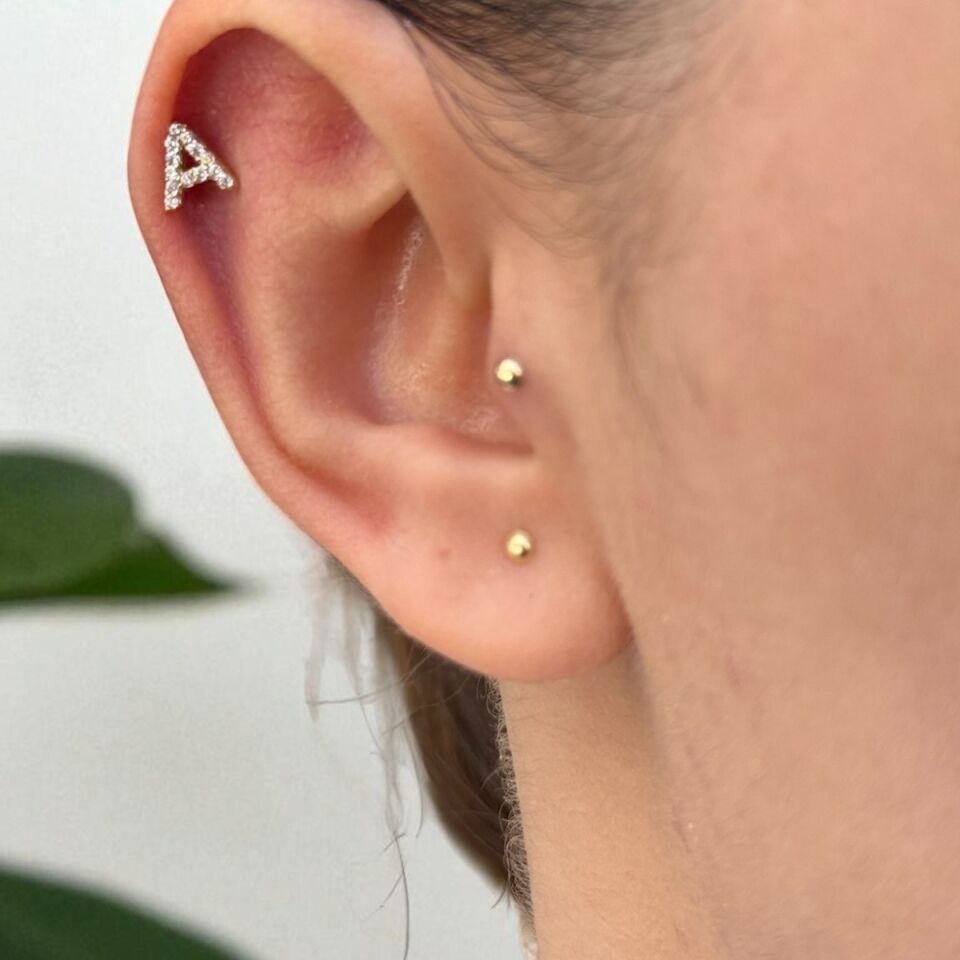14 AYAR TAŞLI A HARFİ TRAGUS VE HELİX KÜPE