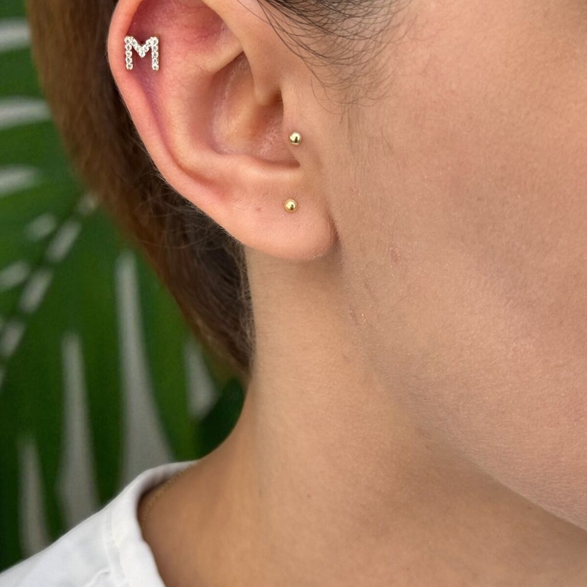 14 AYAR TAŞLI M HARFİ TRAGUS VE HELİX KÜPE
