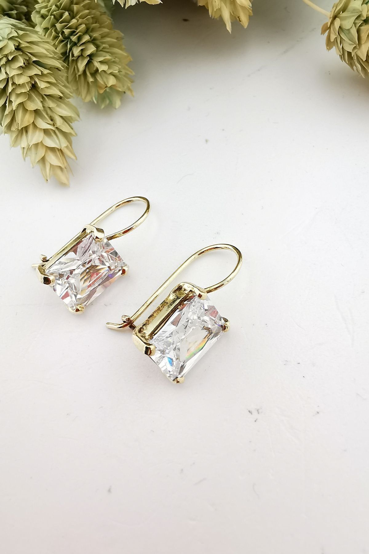 El Yapımı Baget Star Cut Kesim Taşlı Altın Küpe