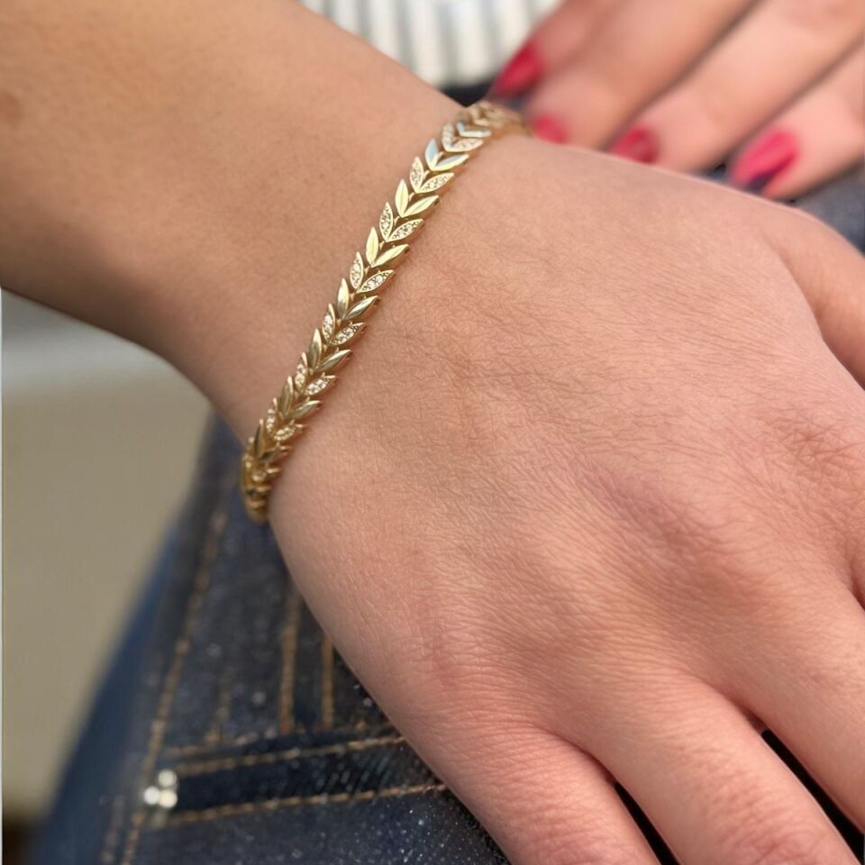 14 AYAR BAŞAK MODELİ ALTIN BİLEKLİK